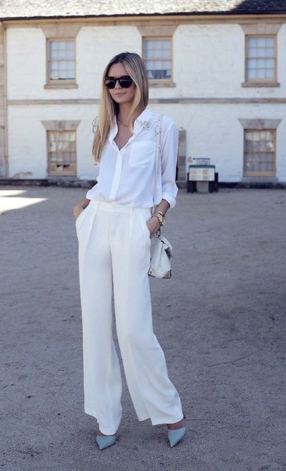 Сорочка з білими брюками
